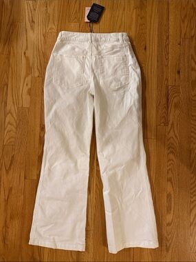 Avec Les Filles sz 28 NWT White Women's Flare -Leg Jeans